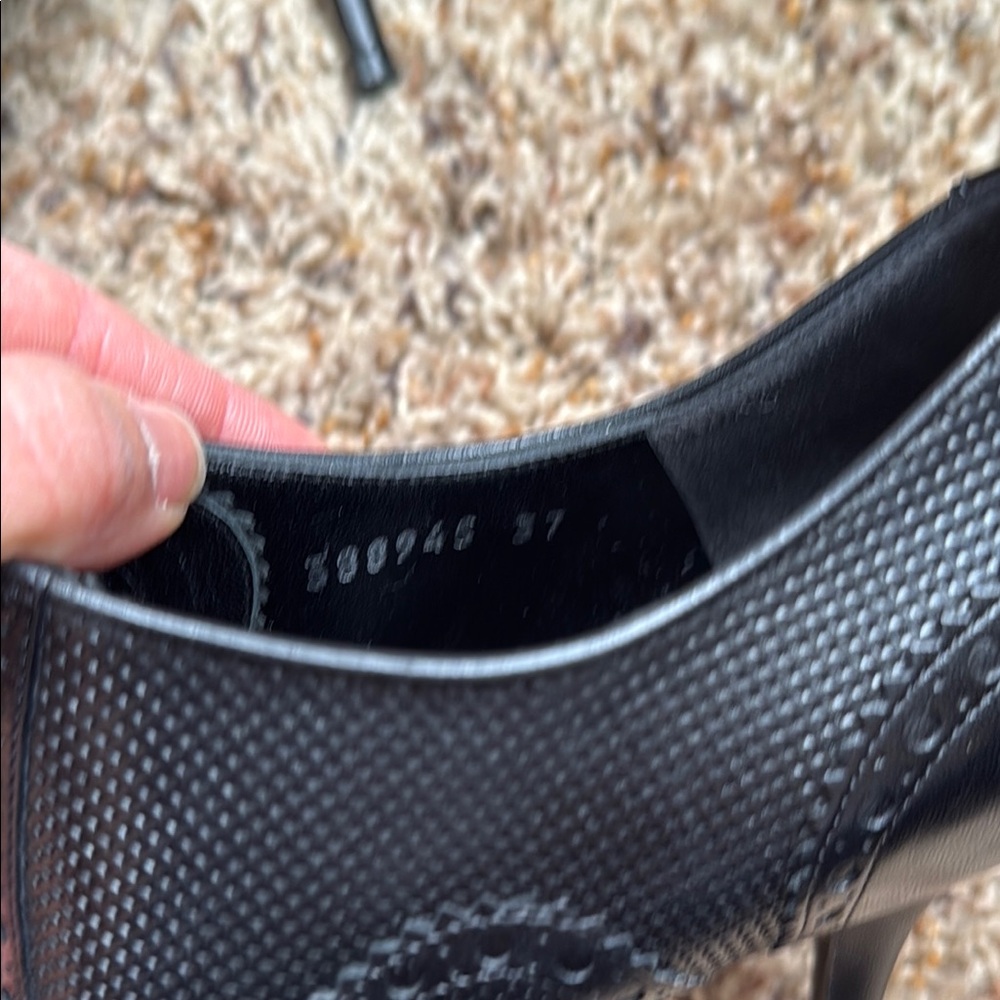 Gucci Women's Black Lace-Up Shoes - Picture 8 of 10